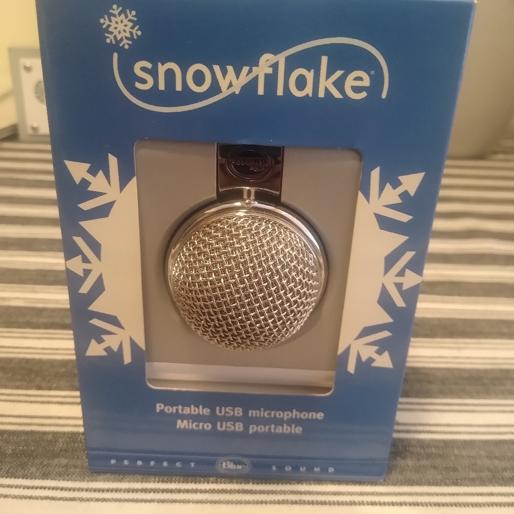 Snowflake portable microphone